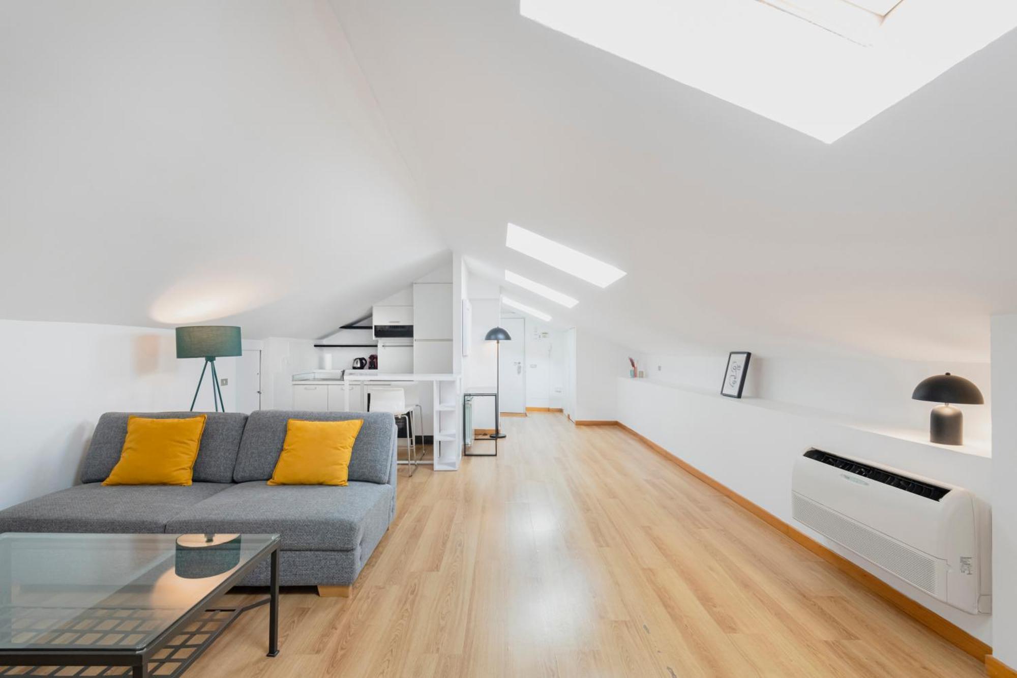 Relstay - Arco Della Pace - Sunny Loft Milan Bagian luar foto