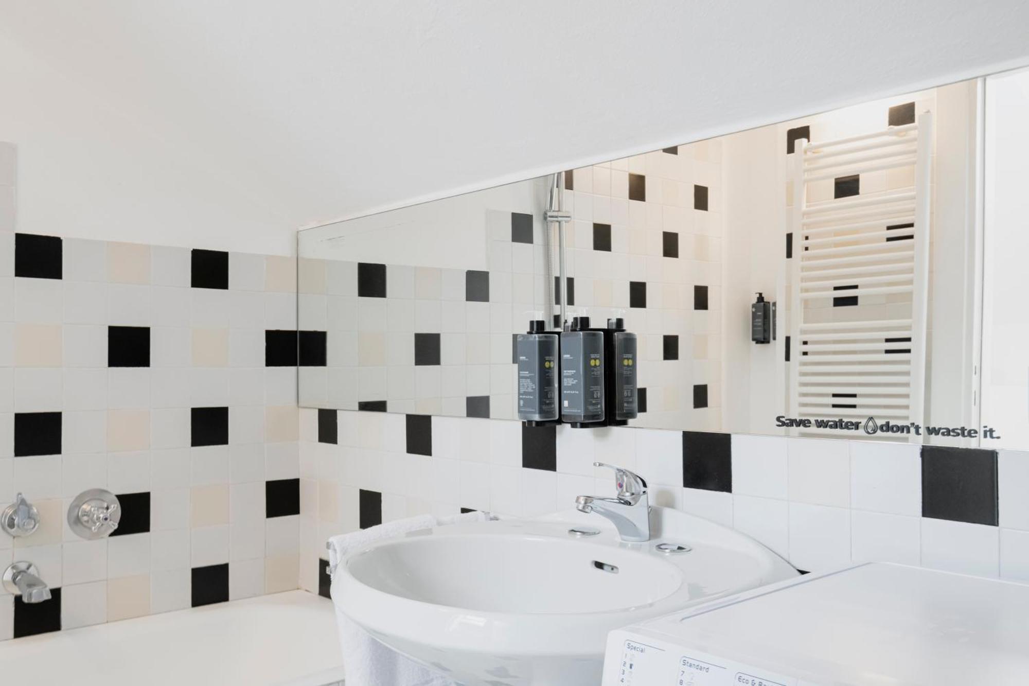 Relstay - Arco Della Pace - Sunny Loft Milan Bagian luar foto