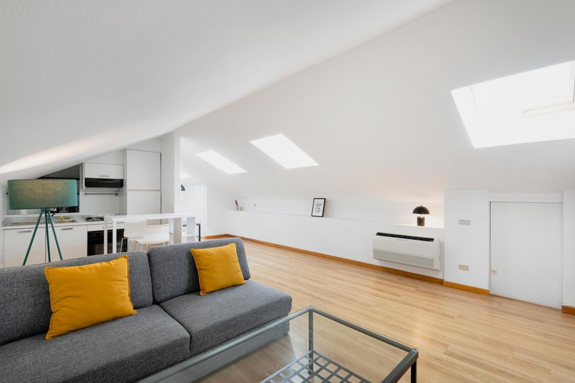 Relstay - Arco Della Pace - Sunny Loft Milan Bagian luar foto